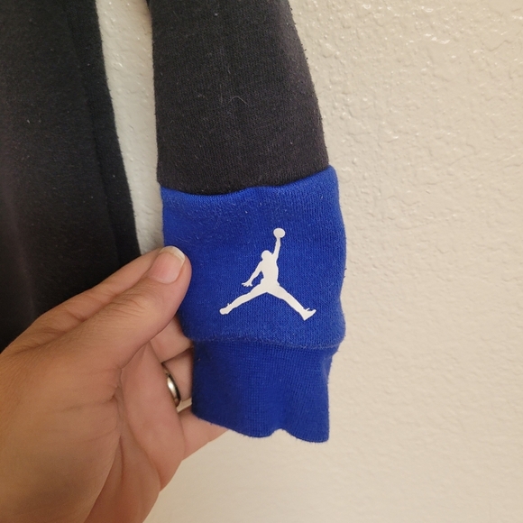 Nike Jordan Black and Blue Sweatshirt - Picture 4 of 5